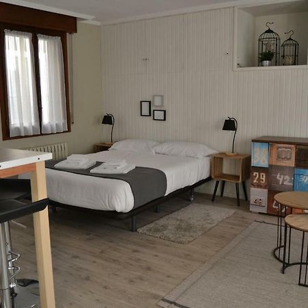 Tres Puentes Anguiano Apartamentos Y Hostal المظهر الخارجي الصورة
