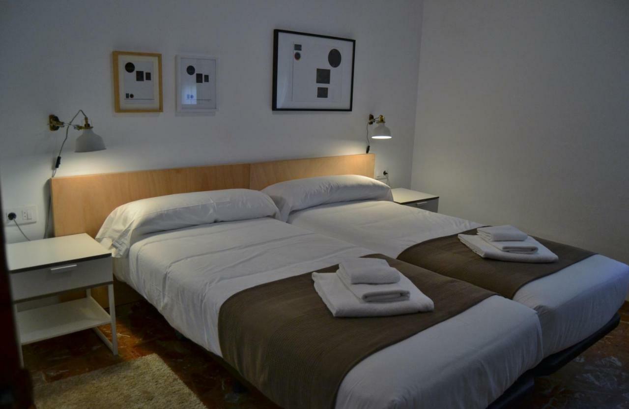 Tres Puentes Anguiano Apartamentos Y Hostal المظهر الخارجي الصورة