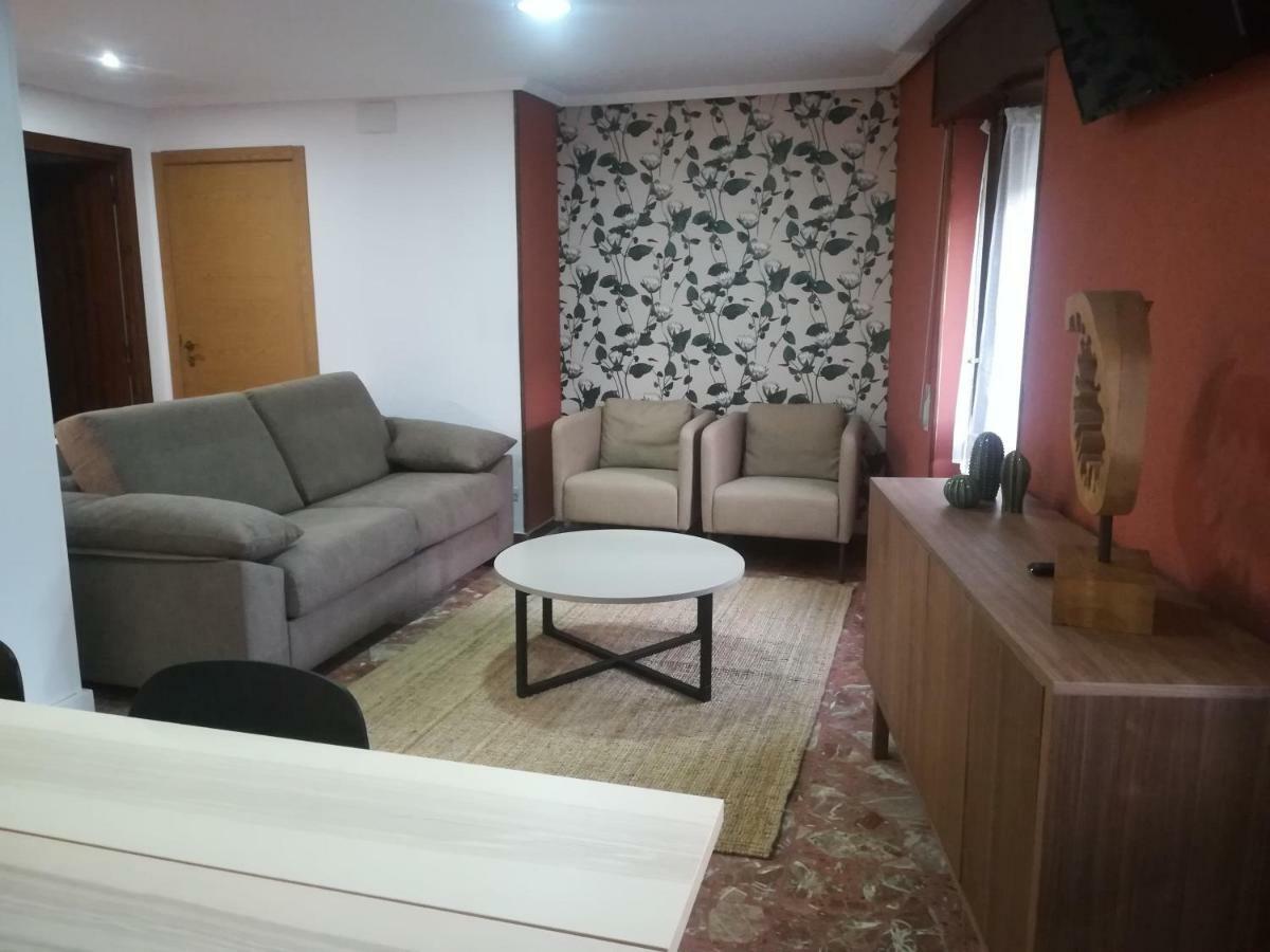 Tres Puentes Anguiano Apartamentos Y Hostal المظهر الخارجي الصورة