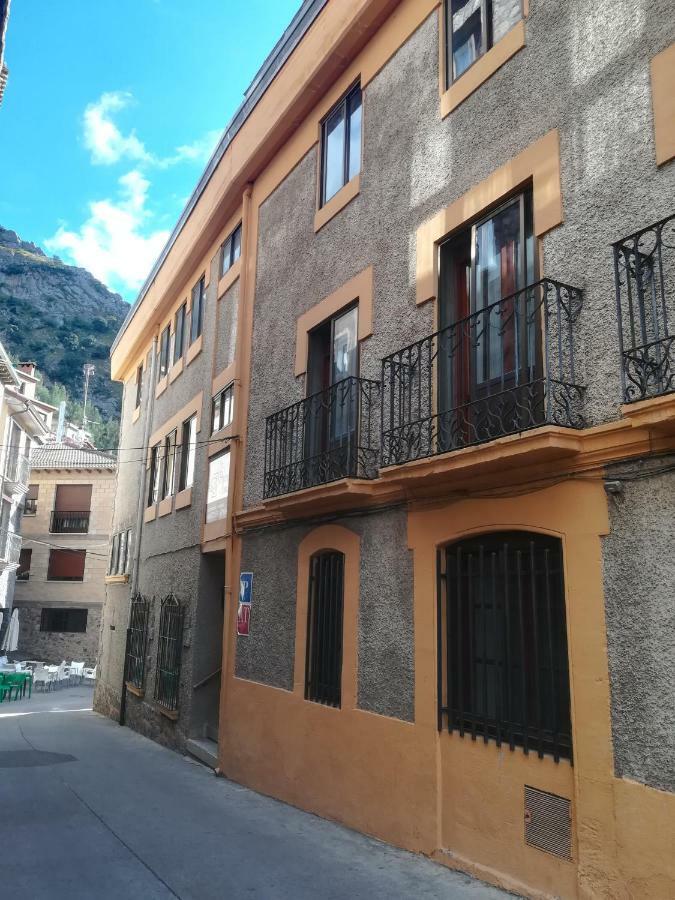 Tres Puentes Anguiano Apartamentos Y Hostal المظهر الخارجي الصورة