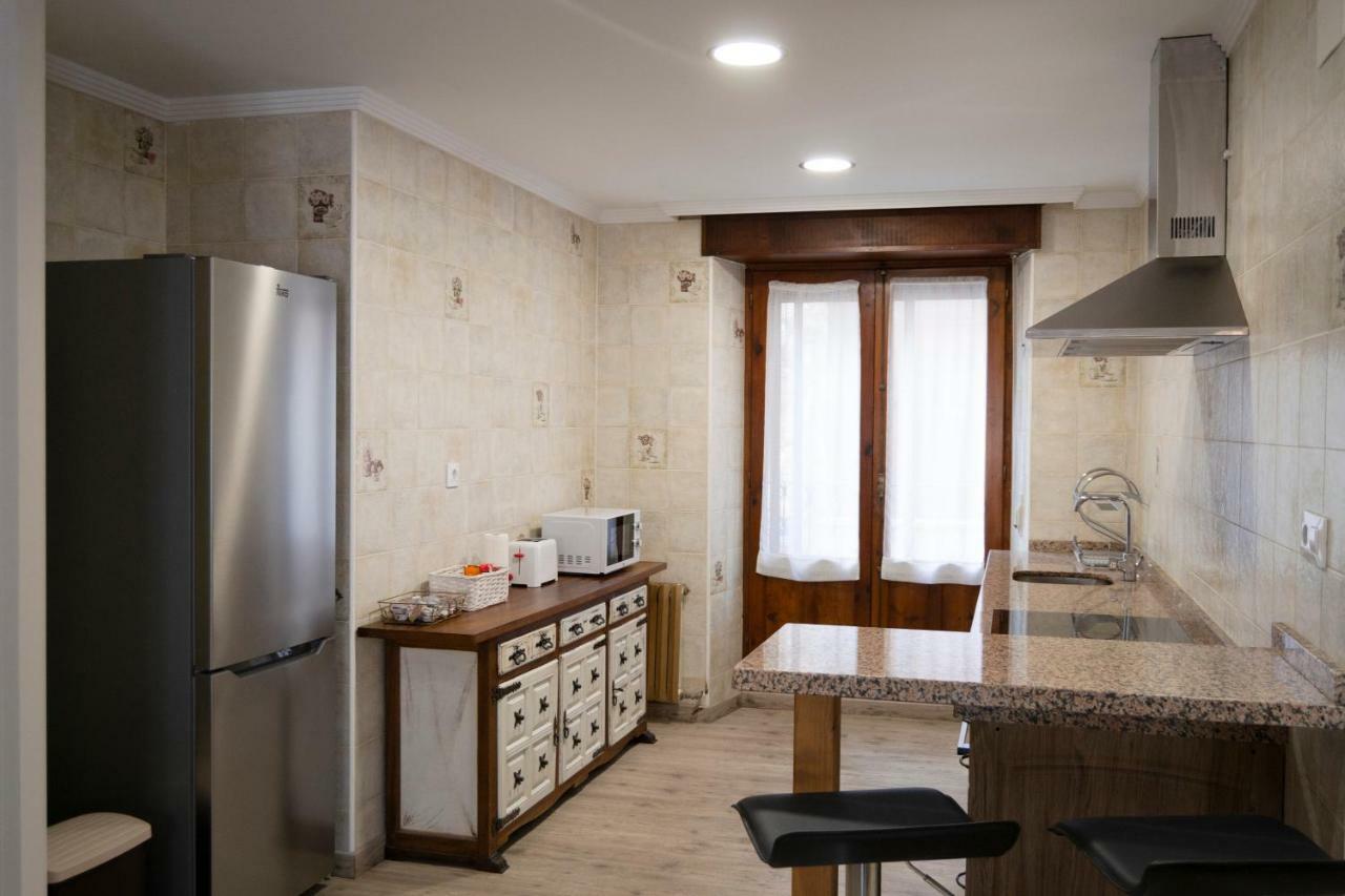 Tres Puentes Anguiano Apartamentos Y Hostal المظهر الخارجي الصورة