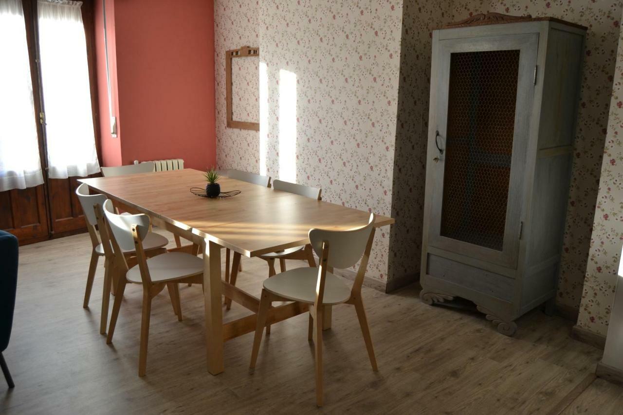 Tres Puentes Anguiano Apartamentos Y Hostal المظهر الخارجي الصورة