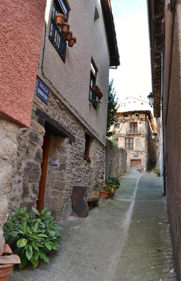 Tres Puentes Anguiano Apartamentos Y Hostal المظهر الخارجي الصورة